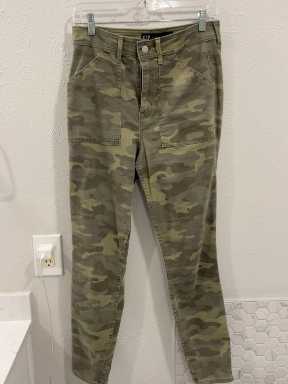 GAP High Rise Universal Legging Camo Utility Pants Size 8 - NEVER WORN